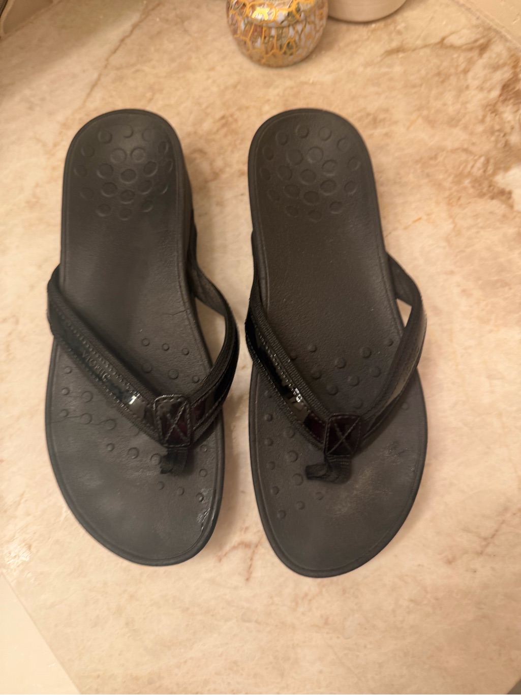 Vionic Women’s Cushioned Heeled Flip Flops